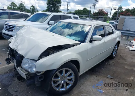 2008 Chrysler 300 Limited из США, поврежденный, VIN 2C3KA33G98H203691